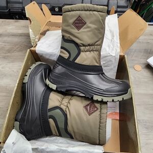 Boots Boys Size 3,new,winter,rain,snow